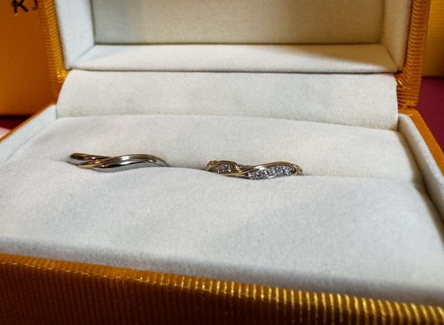 互いの名前をイメージし，デザイン頂きました。