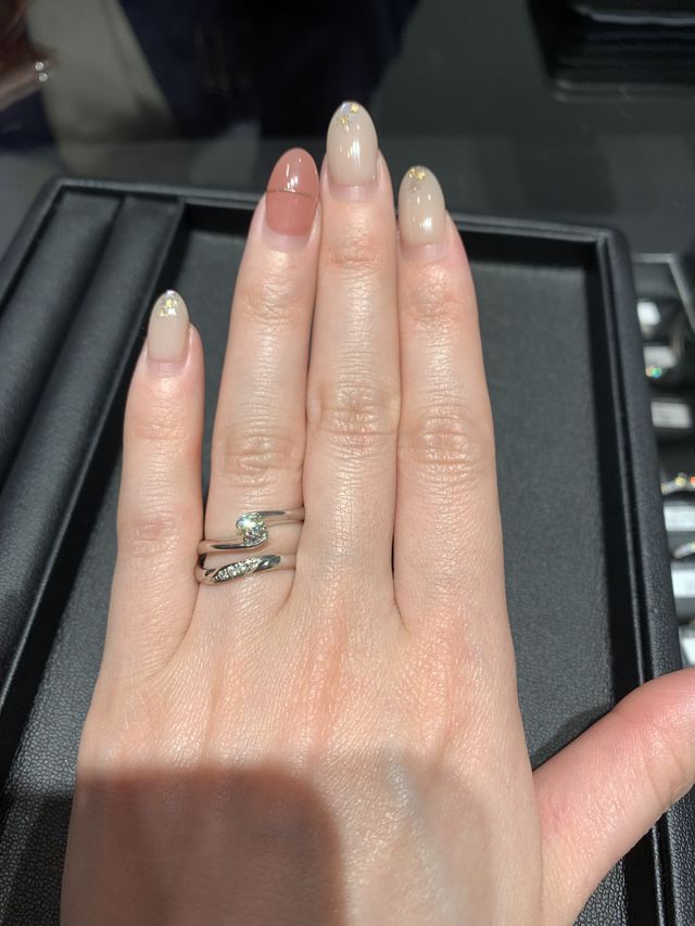 重ね付けして隙間があるため、太くみえません