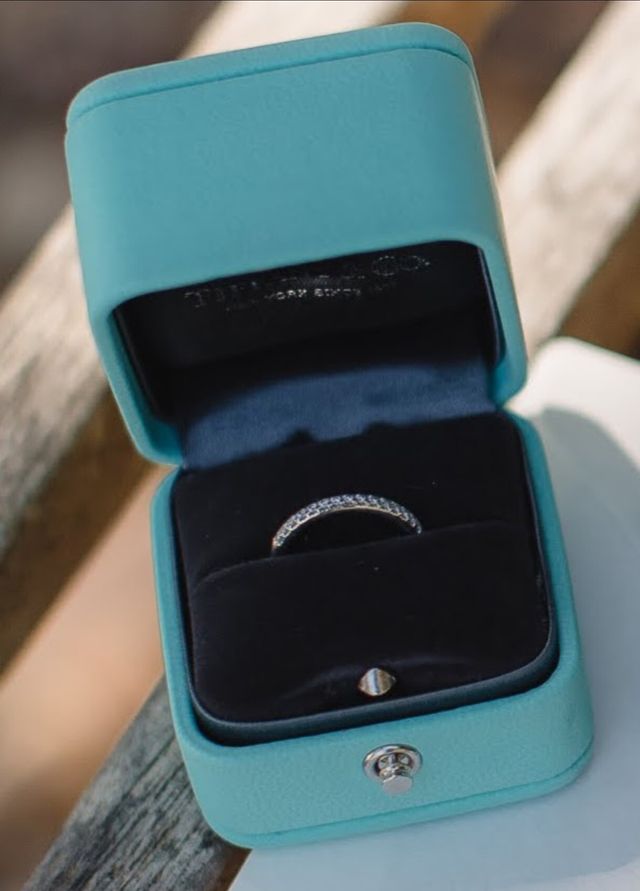 毎日つけることで、ダイヤモンドの輝きに癒されてます。