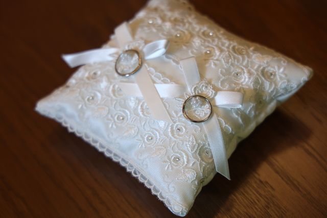結婚指輪とリングピロー
実際に結婚式で使ったものです