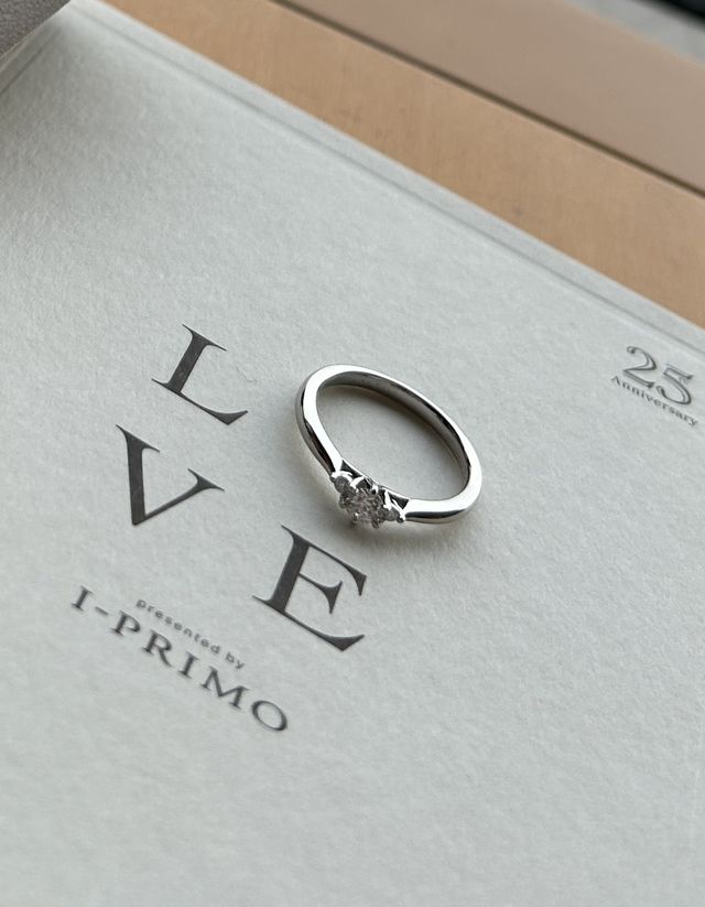 プロポーズ直後に撮影しました。