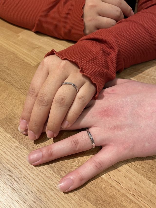 ダイヤが多めに入っている指輪です