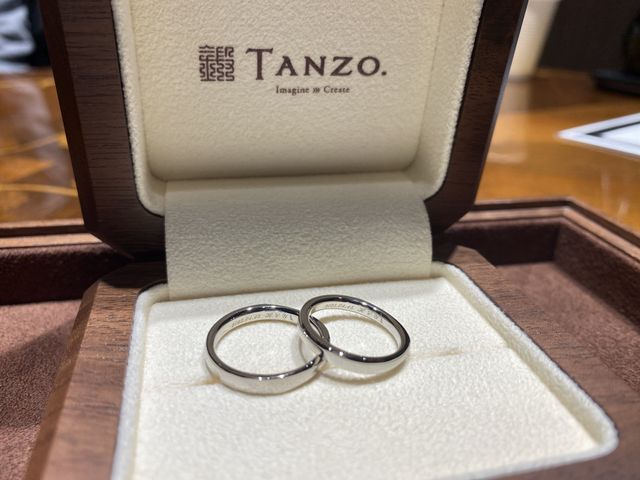 愛犬に似た犬のシルエットを入れてもらいました。