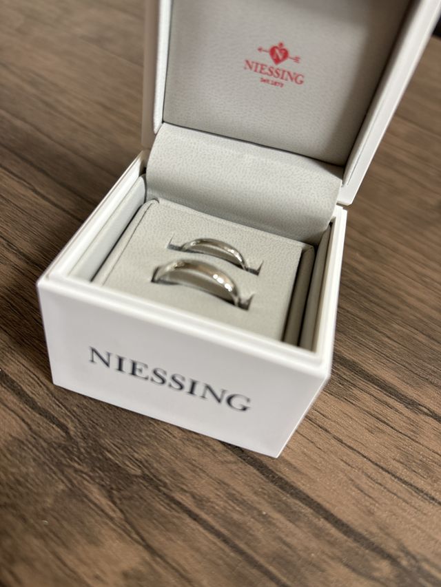 シンプルなデザインで流行りに左右されることなく飽きが来ない。