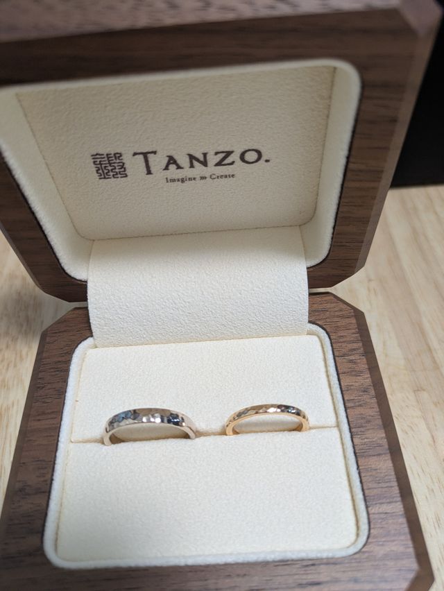 　色も違いつつ、ペアっぽさもあって、とても気に入りました