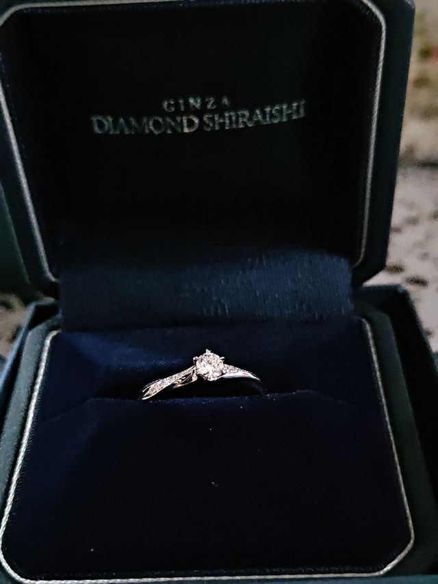 購入した婚約指輪です。