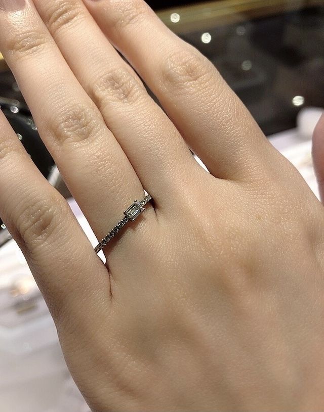 婚約指輪単体です