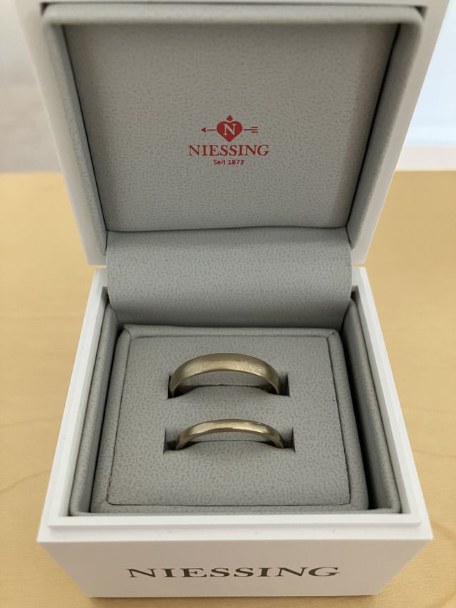 ニーシングの結婚指輪