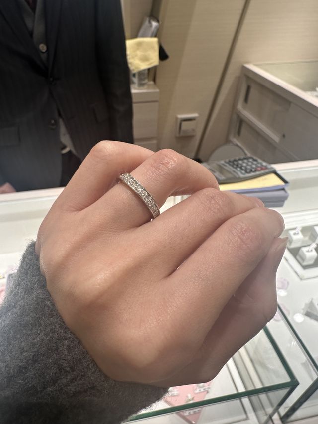 一粒ダイヤと違って、ゴージャスに見えます！