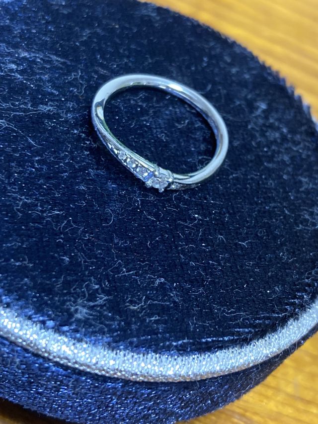 ボックスの上に置いた場合の指輪です