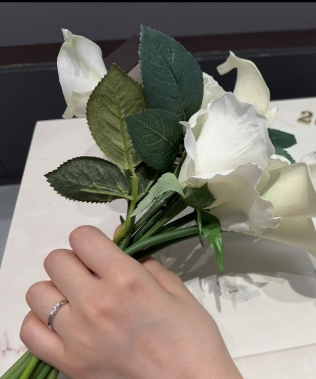 主張しすぎないダイヤで気に入ってます