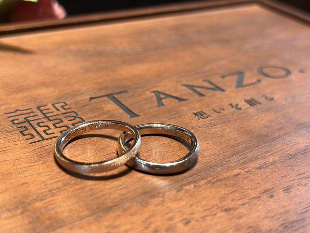 指輪裏の刻印と石