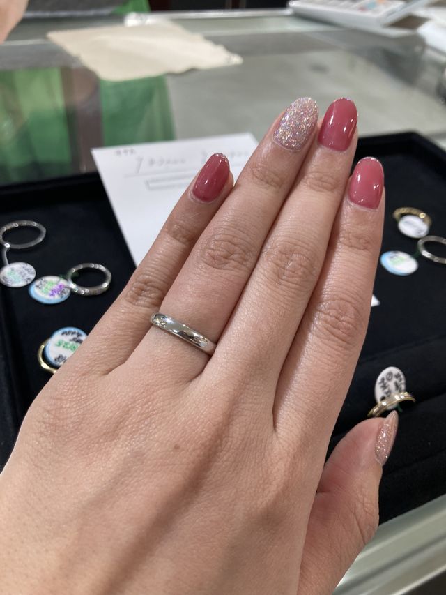 シンプルなデザインの指輪です。