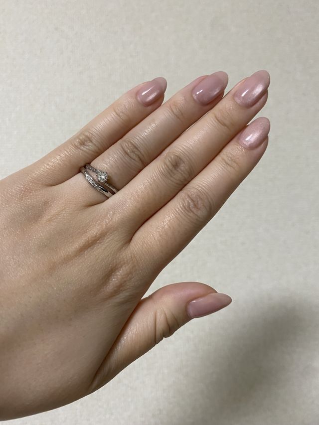 重ねづけしても馴染むデザインにしました。