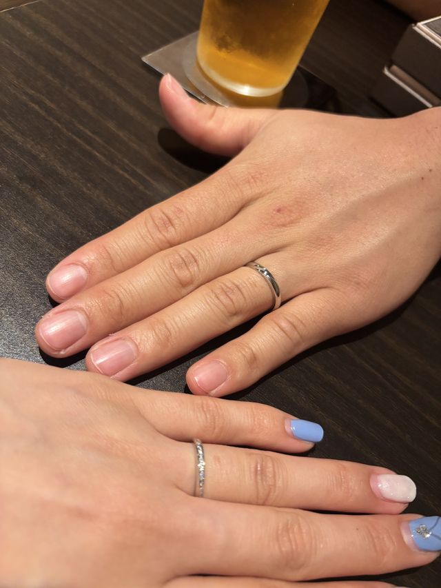 女性ものはツーウェイ仕様になっているデザインになります。