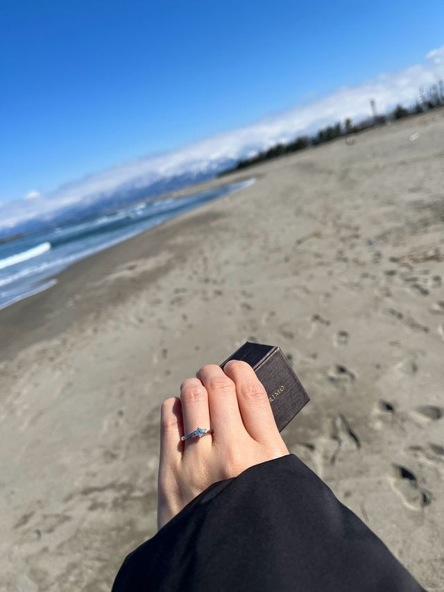 天気のいい日の青空の下で