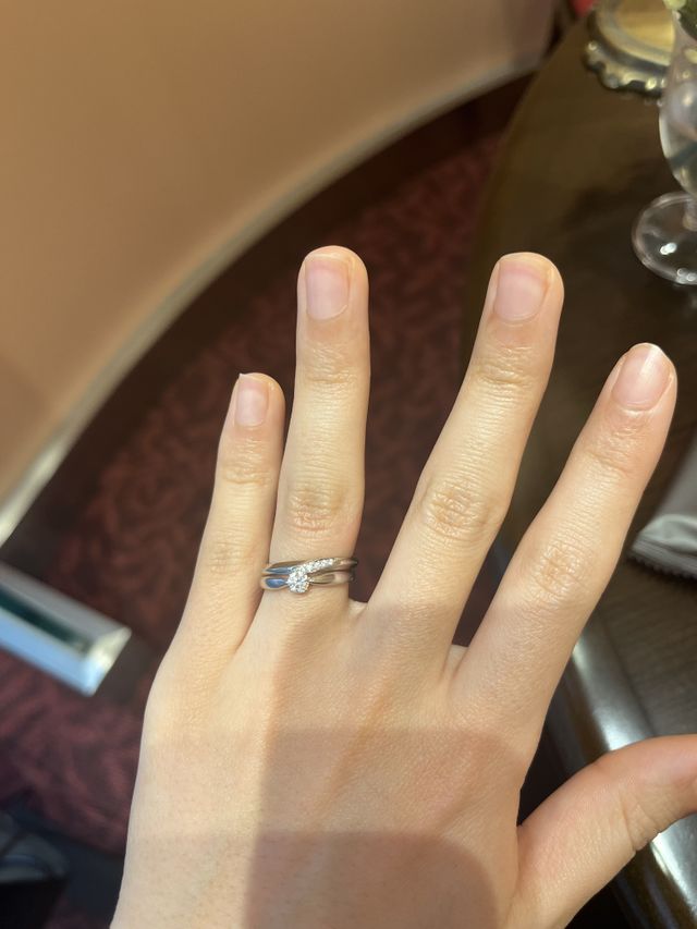 上がケイウノの結婚指輪です。