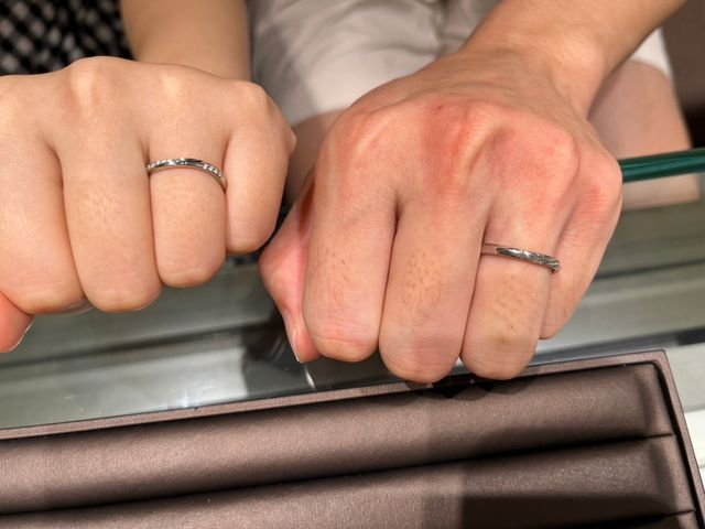 お互いシンプルなデザイン。