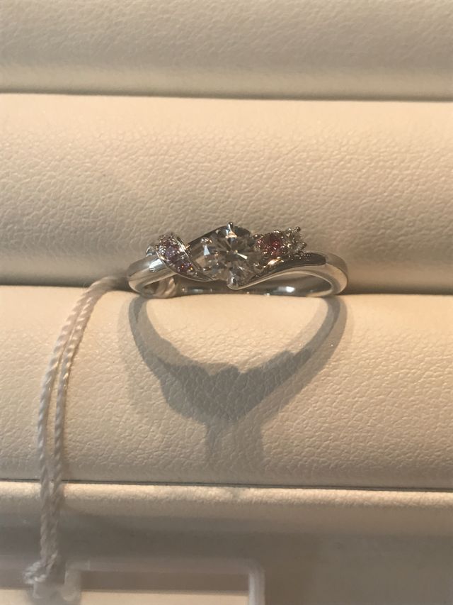 アイズストーン ピンクダイヤモンド付き