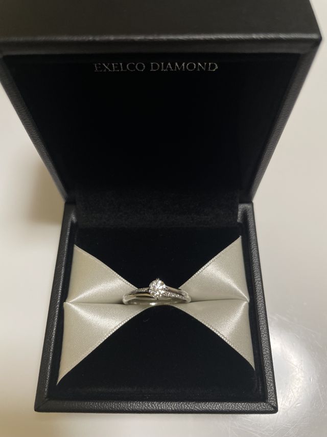 王道のストレートラインに3.15ctのセンターダイヤです！