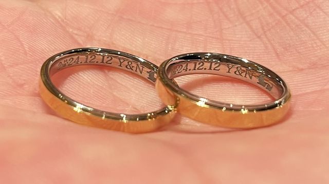 結婚記念日とイニシャルに加えて、愛犬も刻印して頂きました！