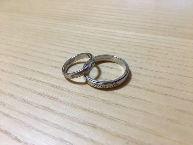 指輪の裏に結婚記念日を彫ってもらいました！