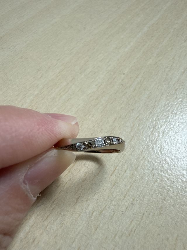 大人っぽくブラウンを選択しました
肌の色と馴染んでて良き！