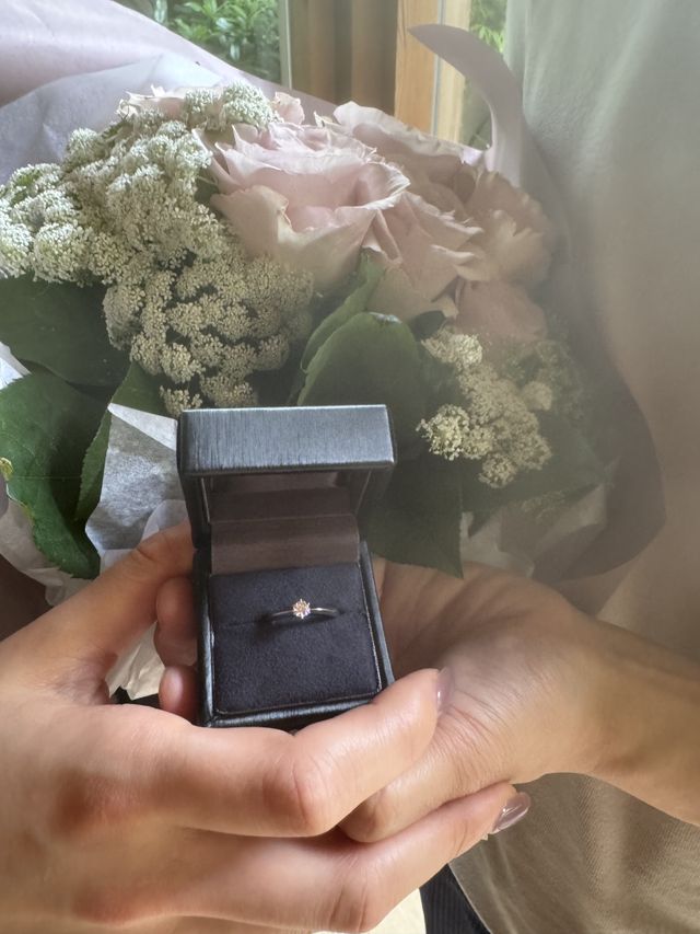 プロポーズの際にお店の方から撮って頂いた写真です^_^