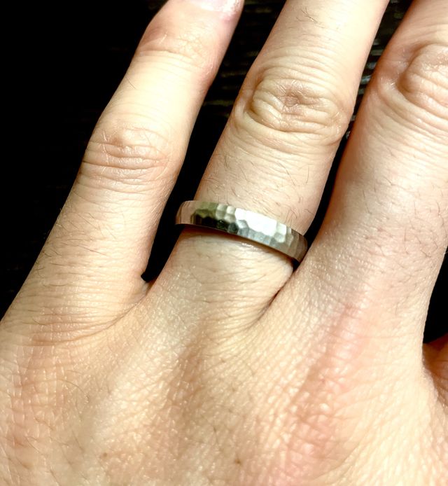 槌目のつや消しリング