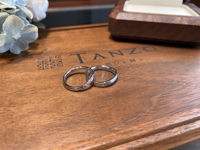 妻の指輪と一緒に記念撮影しました！