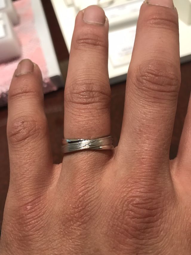 太めのアンフィニマークデザイン