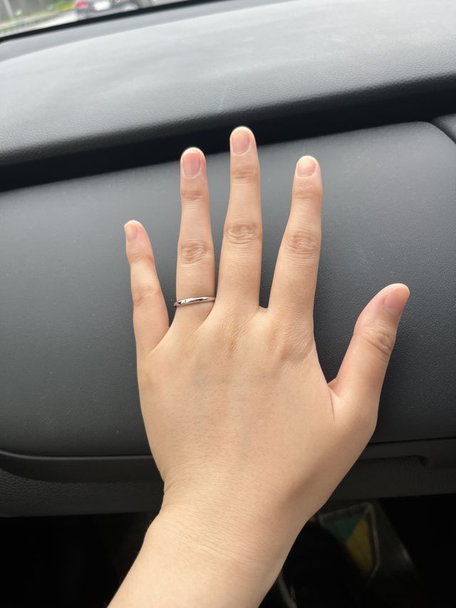 指輪をしてる写真