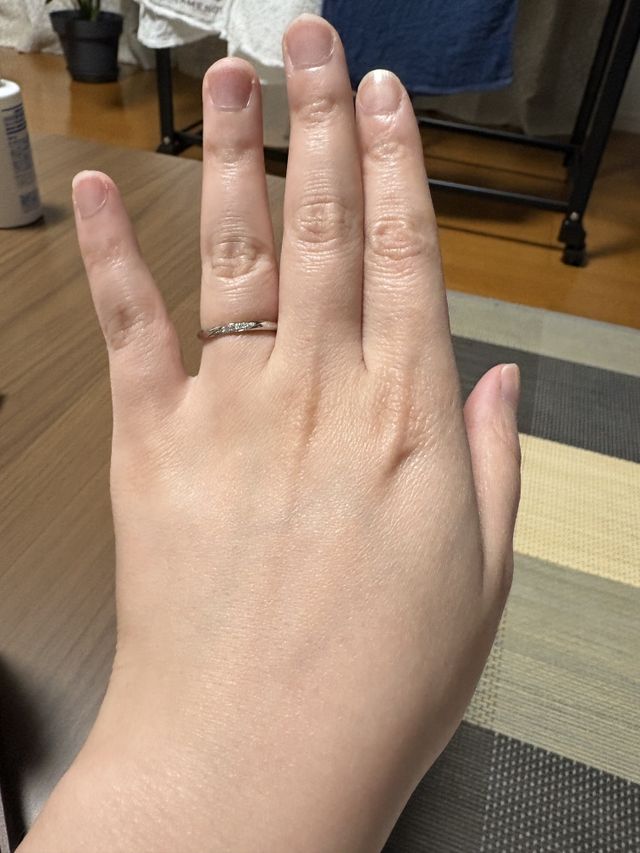 ダイヤが入ってるキラキラしたものです