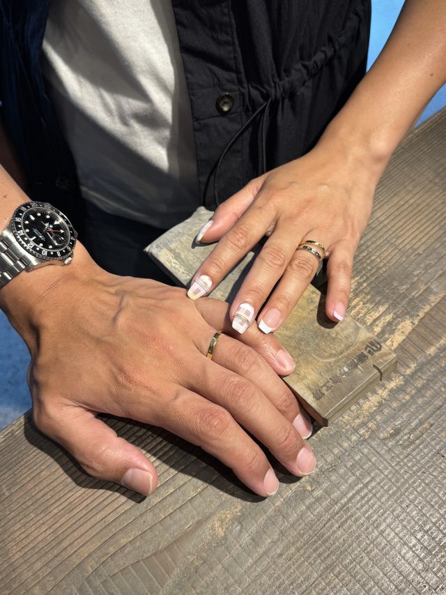 メンズ：ゴールド
レディース：プラチナ・ゴールド