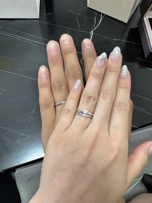 指輪を着用している写真