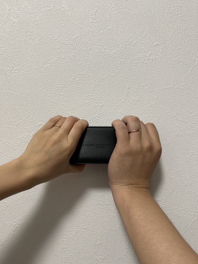 ボックスを握った写真