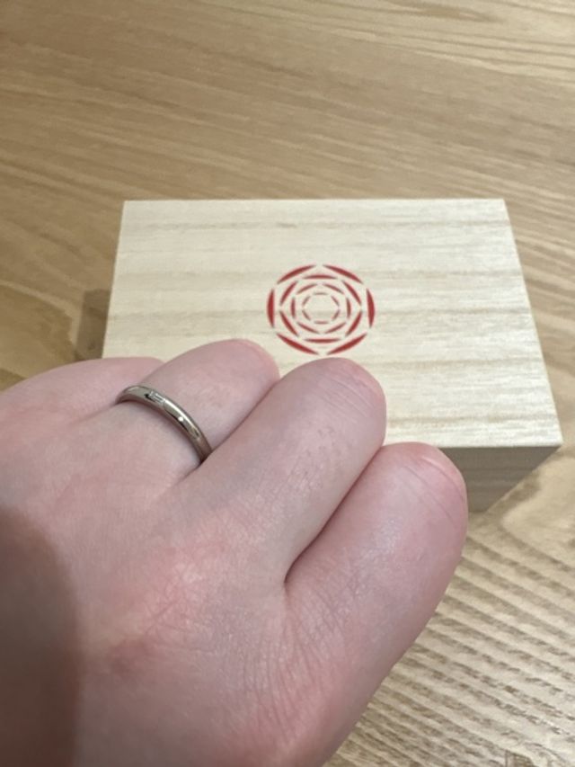 シンプルなデザインで個性的な指輪でお気に入りです