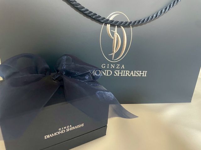 指輪の箱と手提げ袋です！