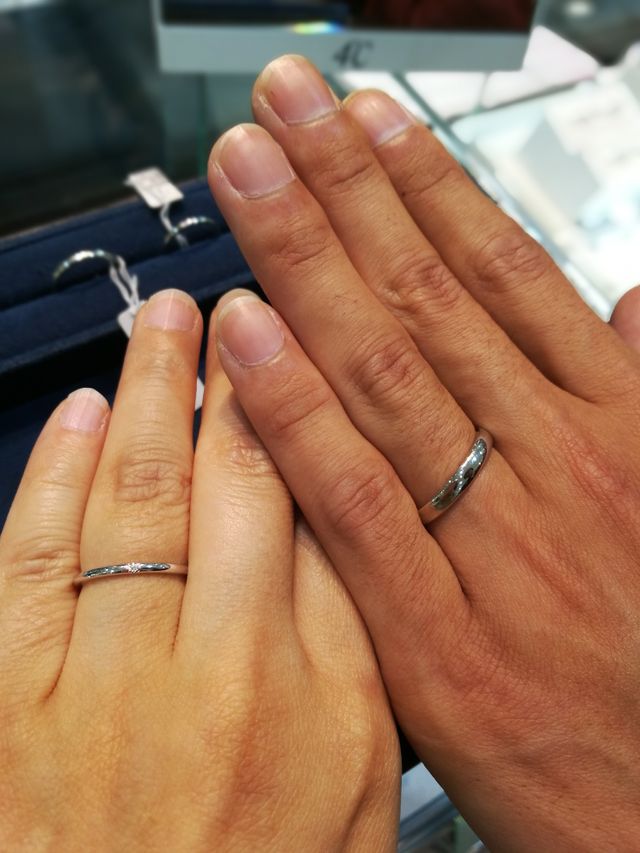 女性側は一石ダイヤつき