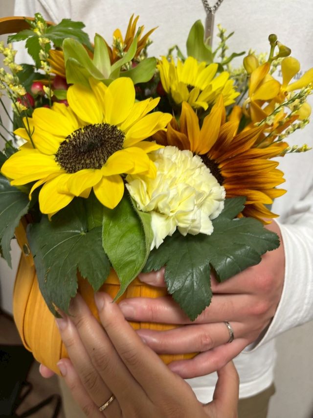 婚姻当日花と共に