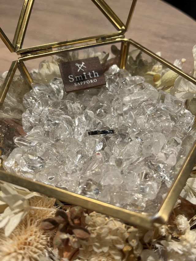 シンプルで洗脳されたデザインが特徴