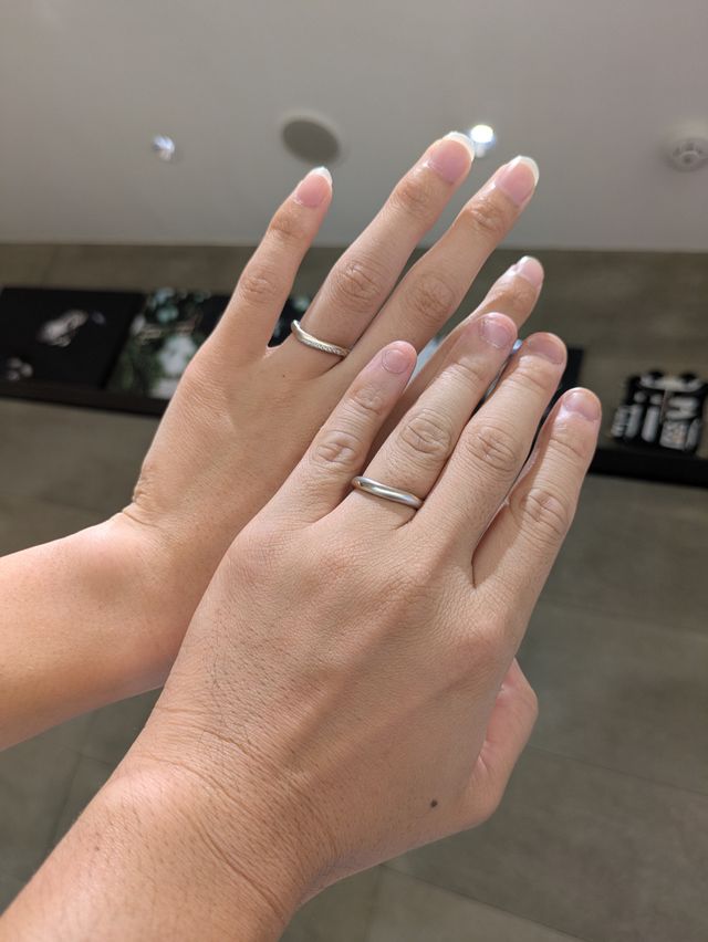 指輪を着用している写真