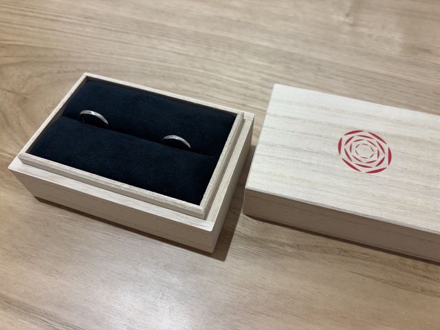 桐箱に入っています。とことん和風で素敵なブランド。