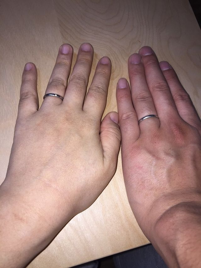 リングの裏には記念日＆イニシャル☆　女性の方はダイヤ入り☆