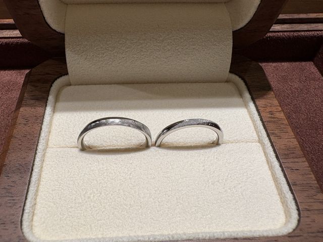 自分達のこだわりをたっぷり盛り込んだ結婚指輪が完成しました。