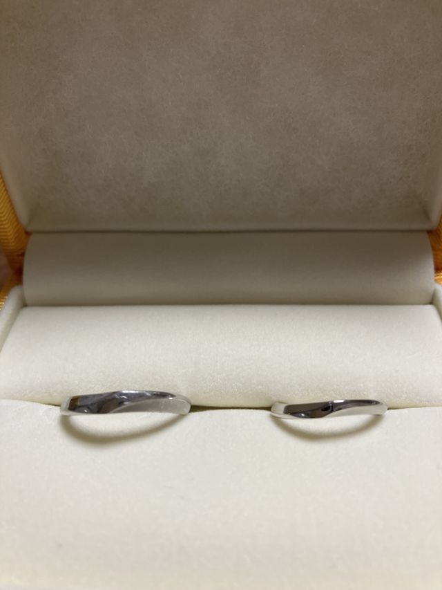 着用後の撮影のため傷があります。