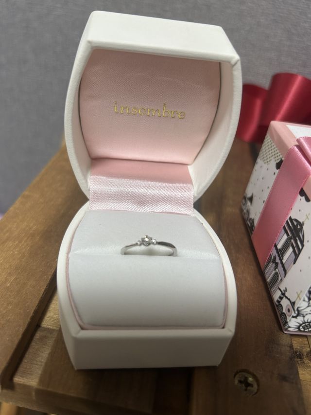 インセンブレ
アネロ
婚約指輪
