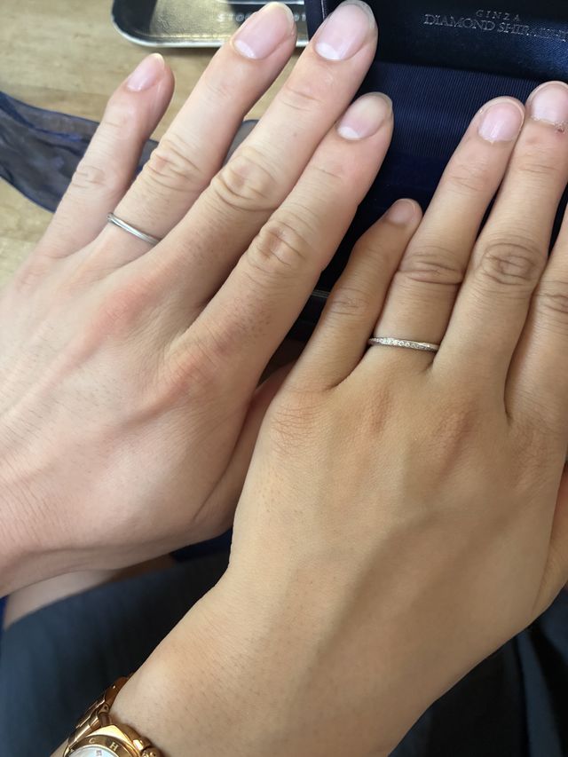 2人共の指輪装着時の写真です。