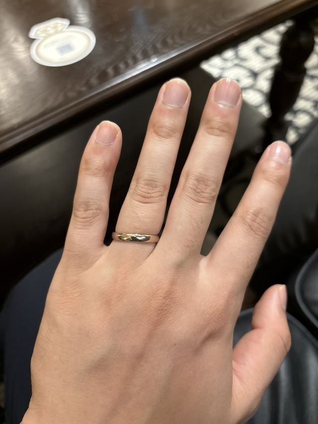 シャンパンゴールド