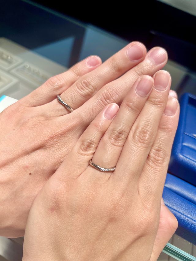 緩やかなV字ウェーブが素敵なデザイン